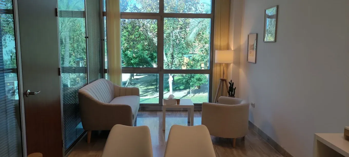 Interior de la consulta de Mina Marlo